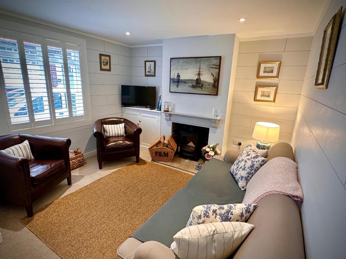 Stylish 3Br Cowes Cottage Close To The Waterfront Kültér fotó